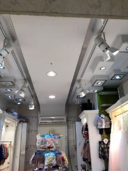 خرید مغازه ولیعصر(محدوده میدان) ۲۰ متری ۷ ساله  - طبقه: اول - - 7762427