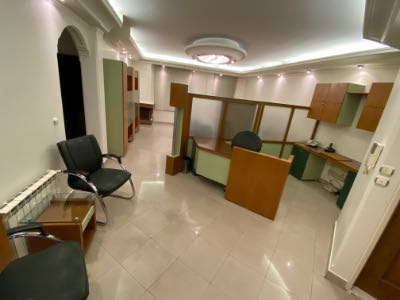 رهن کامل دفتر کار بخارست سند اداری ۹۵ متری ۳ خوابه  ۱۹ ساله - 7713639