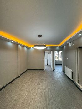 خرید آپارتمان تهرانپارس ۵۲ متری ۲ خوابه  ۲۰ ساله - 8036949